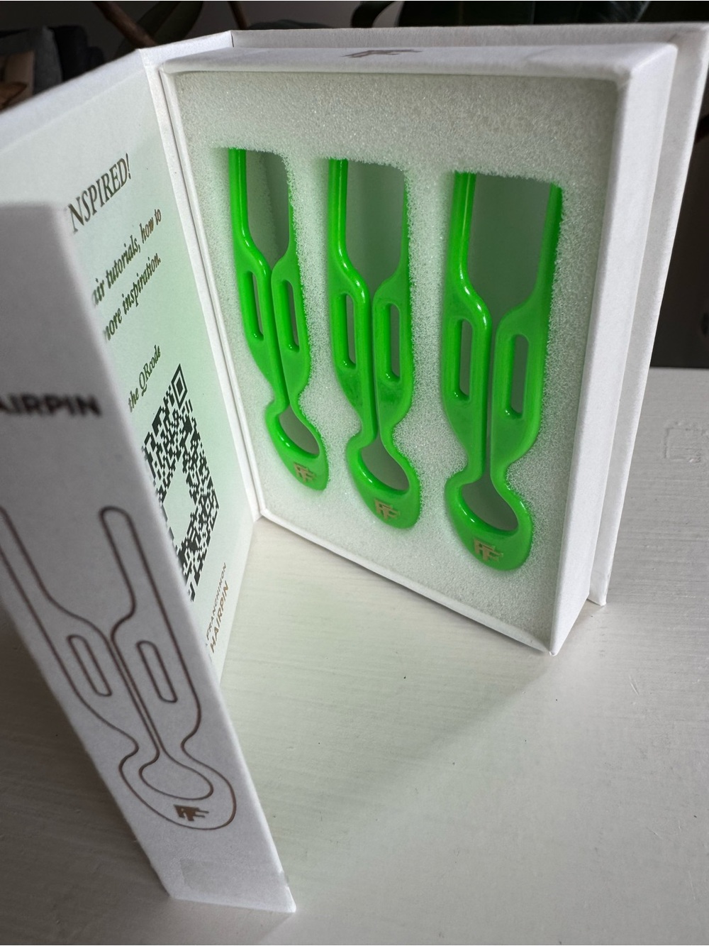 Fiona Franchimon No 1 Hairpin Apple Green - New Complete Set in Original Box